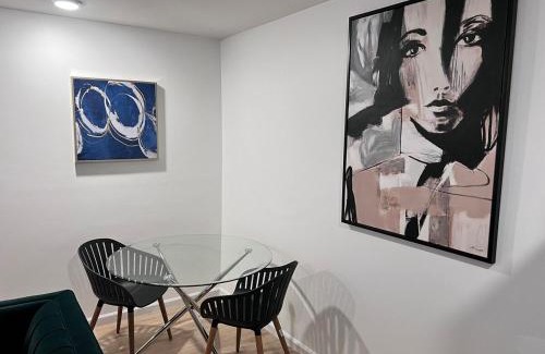 Ampere Apartment | Exclusive Spacious 2 Kings Bed by EWR NYC