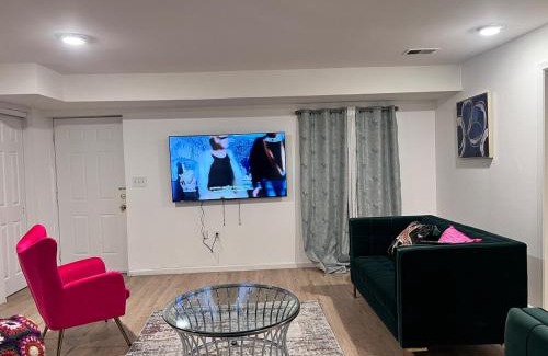 Ampere Apartment | Exclusive Spacious 2 Kings Bed by EWR NYC