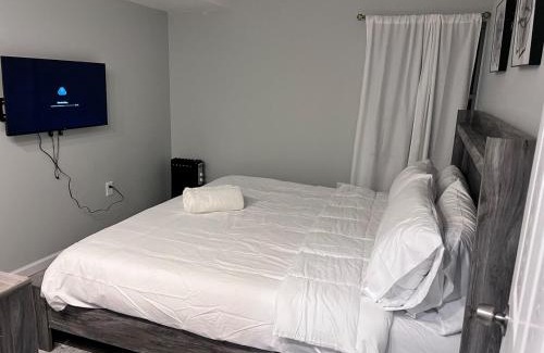 Ampere Apartment | Exclusive Spacious 2 Kings Bed by EWR-NYC