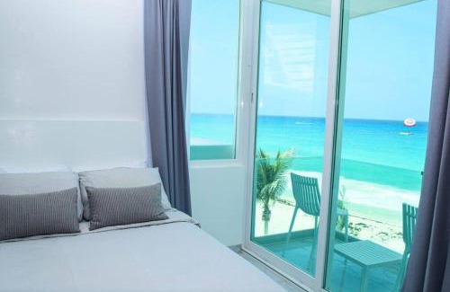 Zona Hotelera Apartment | Exclusive studio on the beach, minimalist, gym, pool, jacuzzi, balcony