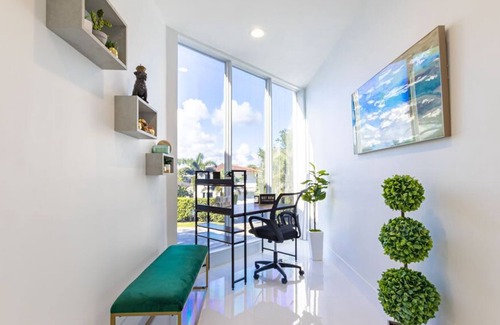 South Lake Villa | Exclusive Top Notch 2-StoryVilla | Cool Terrace w/Grill+Billiards