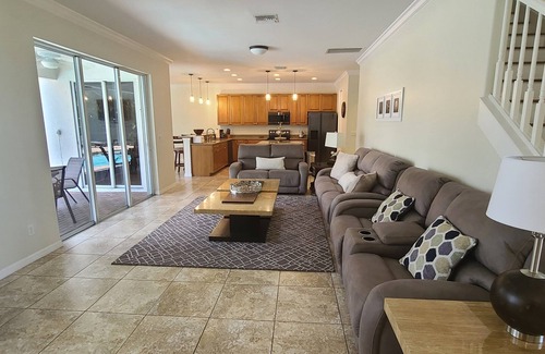 Yacht Club Villa | Exclusive villa 5,200 SF,7BR,pool/central loc./5min. Beach/boat 3 min Gulf
