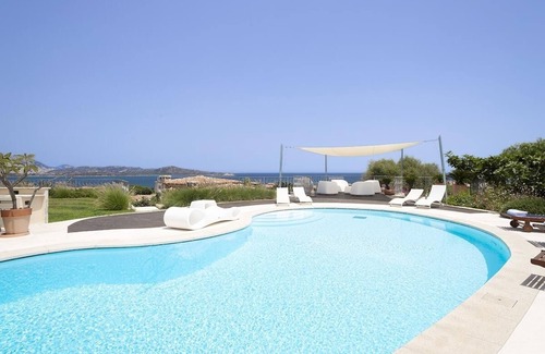 Puntaldia Villa | Exclusive villa with panoramic swimming pool within walking distance to beach