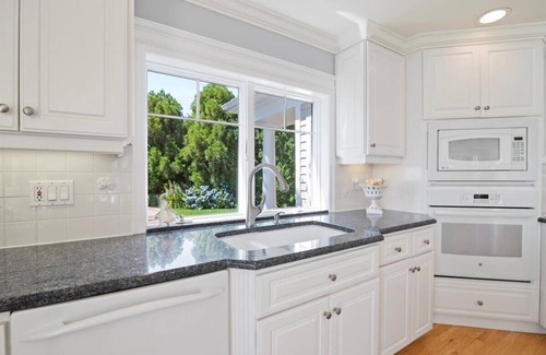 Branford House | Exclusive Weekend Summer Sale here Waterfront Beach Home🏖️Hot Tub+Stunning Views