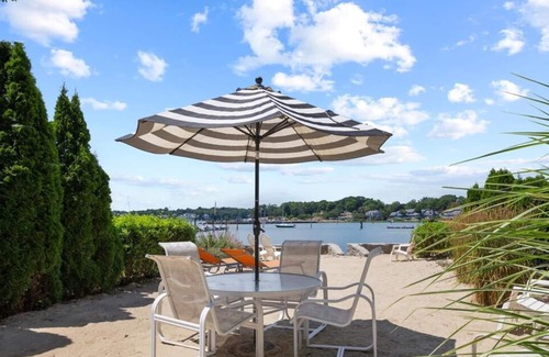 Branford House | Exclusive Weekend Summer Sale here Waterfront Beach Home🏖️Hot Tub+Stunning Views
