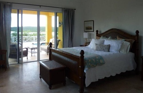 Savannah Sound Villa | Exclusive Windermere Island, Pool, Beach, Tennis, Whatavue, Eleuthera