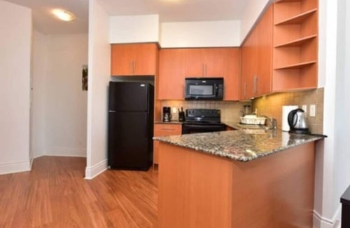 Downtown Mississauga Condo | EXECUTIVE 2 BEDROOM 2 BATH CONDO SQUARE ONE
