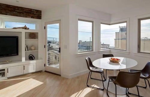 El Porto House | Executive Beach House - Amazing views and just steps to beach!