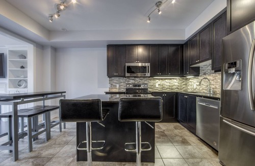 Brampton House | Executive Home - Brampton (Greater Toronto Area)