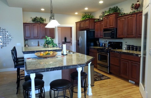 Hayden House | Executive Home in Hayden Lake Country Club EstatesnDiscounts for 7+ & 28+ nights