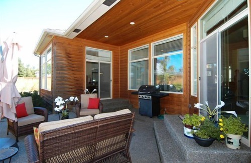 Hayden House | Executive Home in Hayden Lake Country Club EstatesnDiscounts for 7+ & 28+ nights