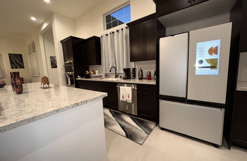 Raisin House | Executive Homes Near Valley Children's Hospital, Chukchansi Casino, and Yosemite
