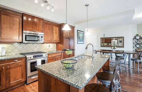 Westbank Condo | Executive Lakeview Suite, 3 King Bedrooms 2 Baths, 2 Private Patios
