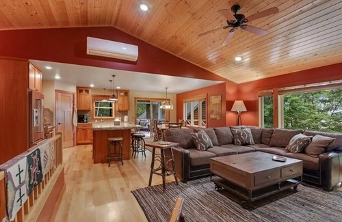 Stone Lake Cabin | Executive Luxury on LCO, Hayward