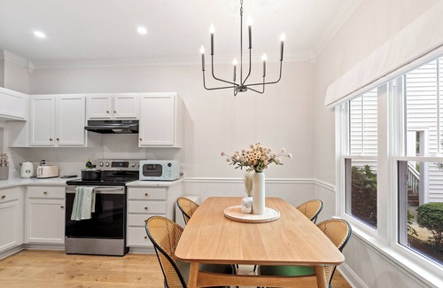 Southwest Raleigh Condo | Executive North Raleigh Oasis - Premium 2BR