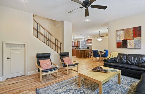 Eagle House | Executive residence in Eagle, Idaho! Perfect for family gatherings!