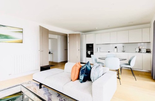Woolwich Apartment | Executive split floor waterfront penthousenn