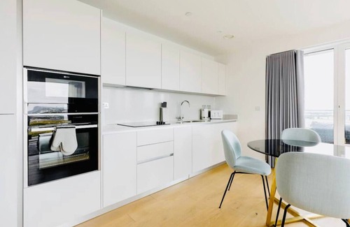 Woolwich Apartment | Executive split floor waterfront penthousenn