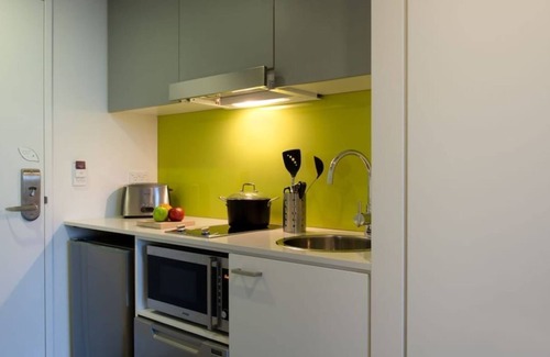 Melbourne Central Business District Apartment | Executive Studio Apartment on Bourke Street Melbourne CBD