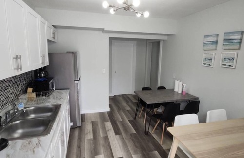 Southwest Coconut Grove House | Executive Suite Professional Manager Free Parking, Executive Suite Professional Manager Free Parking