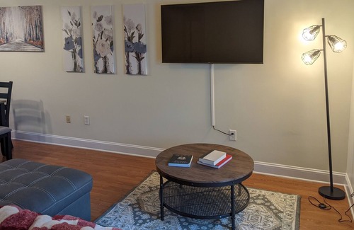 Albany House | EXECUTIVE Townhome | 4 min from Phoebe