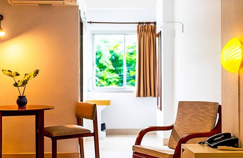 Bang Kho Laem House | Executive Urban Suite | Luxe Comfort at Howard