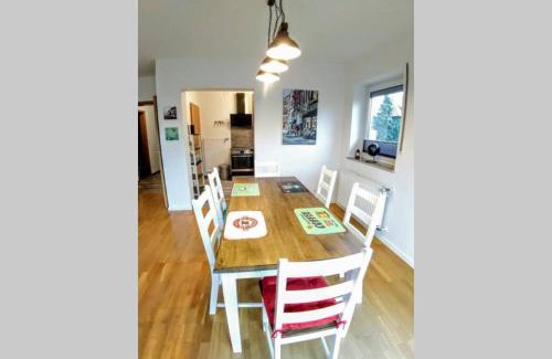 Einbeck Apartment | EXKLUSIVE Ferienwohnung in Einbeck, 3 Schlafzimmer mit Balkon!
