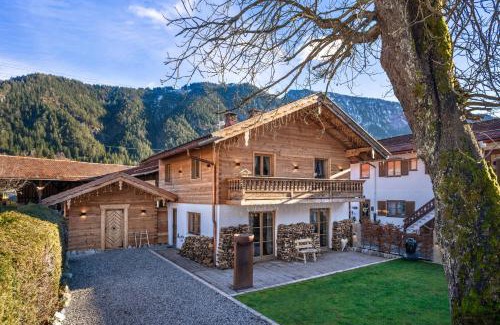 Bayrischzell Ski Chalet | exklusives Alpenchalet mit Jacuzzi & Sauna für bis zu 14 Personen