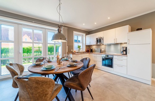 Greetsiel House | Exklusives Friesenhaus "hus in Lee" mit Sauna und Eingezäuntem Gartenbereich