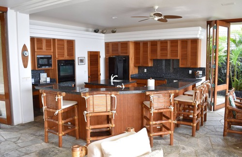 Kailua-Kona House | Exotic Kona Bay Hawaii Beachfront Tropical Paradise Stunning Home.