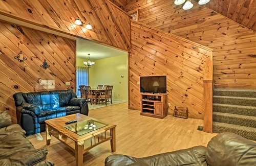 Springville House | Expansive Cabin with Kentucky Lake Access!
