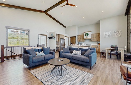 Sweetwater House | Expansive lake house with sweeping views and access to Ideal Beach Resort