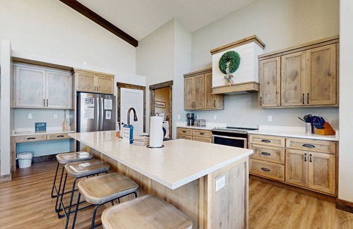 Sweetwater House | Expansive lake house with sweeping views and access to Ideal Beach Resort