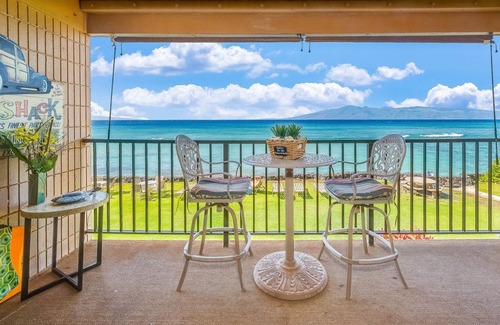 Honokowai Condo | Expansive, ocean-view condo with heated pool & sunset-view lanai