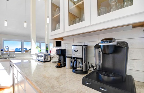 Bodega Bay House | Expansive ocean views along with privacy for this 2400 sf 3 bedroom 3 bath home