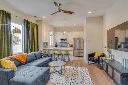 Germantown House | Expansive Retreat with Rooftop Deck
