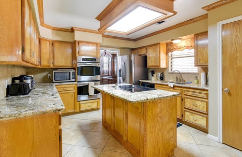 Texas City House | Expansive Texas City Retreat ~ 16 Mi to Galveston!