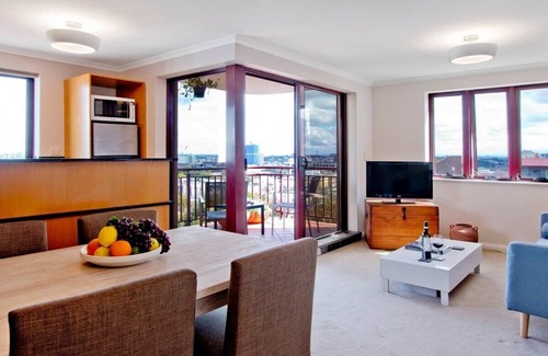 Surry Hills Apartment | Expansive Views From Sydney 1 Bedroom Apartment