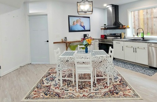 Grande Prairie House | Experience a Hidden Gem! Stylish 2 Bed 2 Bath - All-Inclusive Luxury ⚡️♣️