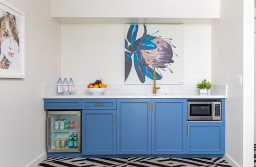 Norma Triangle Apartment | Experience a Luxurious Stay with 3 Modern Units! Rooftop Pool, Pet-friendly!