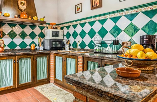 Jubrique House | Experience a unique vacation in the small Spanish Jubrique.