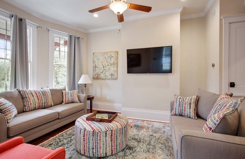 New Orleans House | Experience city life near vibrant City Park