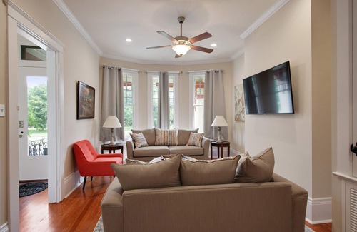 New Orleans House | Experience city life near vibrant City Park