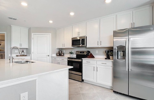 Venice Condo | Experience Coastal Elegance: 2-Bed, 2-Bath condo