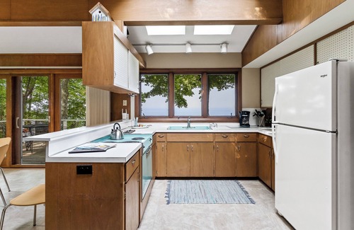 Port Sheldon House | Experience comfort at Graceland, a charming 3-bedroom house