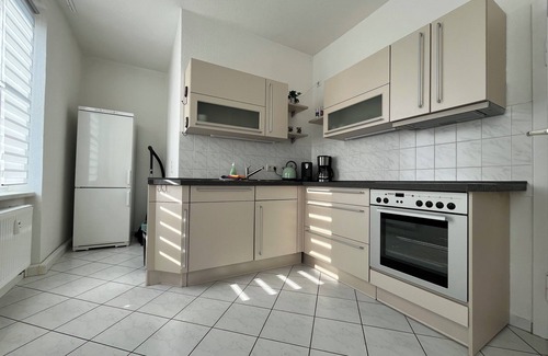 Seidnitz Apartment | "Experience Comfort and Convenience at Wohnperle Oskar06 in Dresden!"