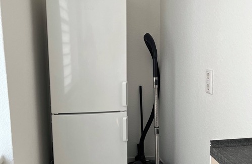 Seidnitz Apartment | "Experience Comfort and Convenience at Wohnperle Oskar06 in Dresden!"