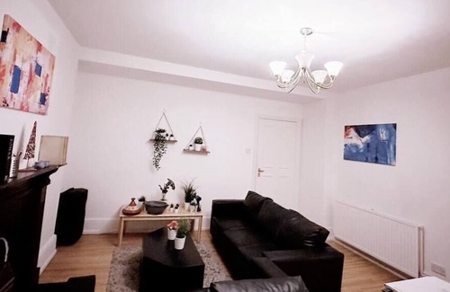 South Hampstead Apartment | Experience Comfort and Convenience in London - Spacious 3-Bed in Hampstead
