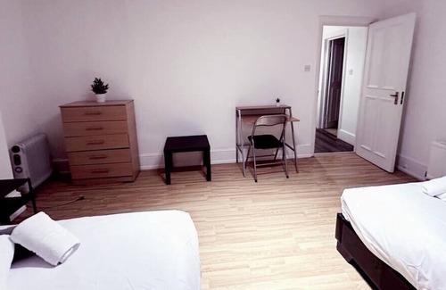 South Hampstead Apartment | Experience Comfort and Convenience in London - Spacious 3-Bed in Hampstead