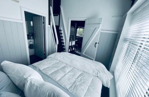 Silverstream Apartment | Experience Heritage, Live Modern